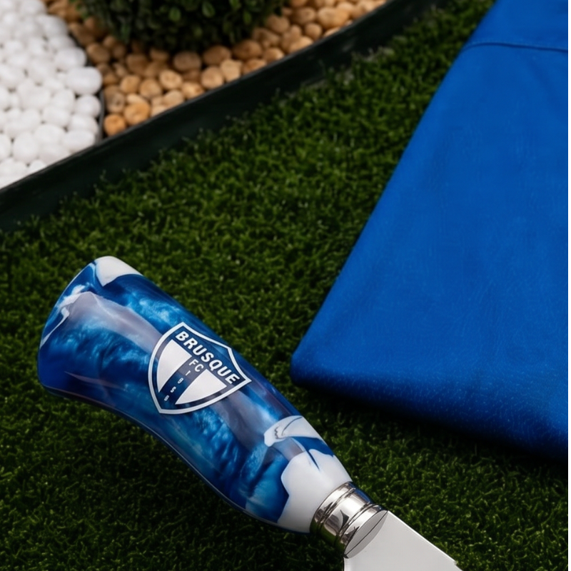 Faca Personalizada Brusque com Cabo Premium Resinada + Gravação de Nome + Capa de Couro Exclusiva Brinde