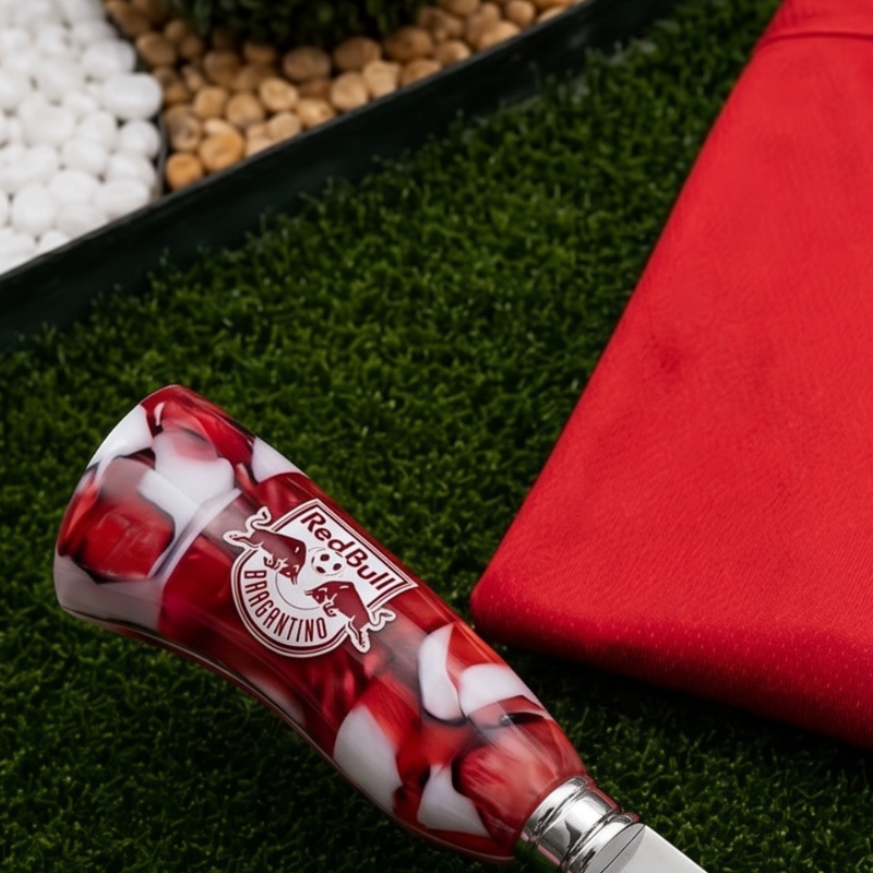 Faca Personalizada Red Bull Bragantino com Cabo Premium Resinada + Gravação de Nome + Capa de Couro Exclusiva Brinde